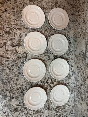 EUC Pfaltzgraff Elegant White Scalloped saucers Plates neutral plate wall set-8